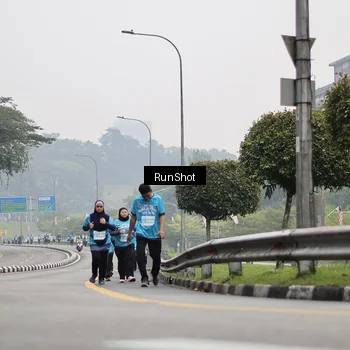 Runner Photo 7037022