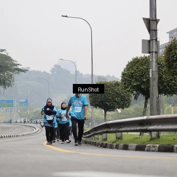 Runner Photo 7037023
