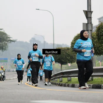 Runner Photo 7037028