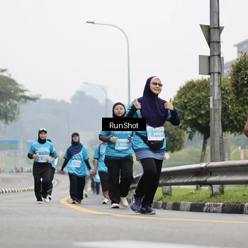 Runner Photo 7037030