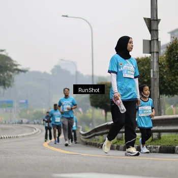 Runner Photo 7037035