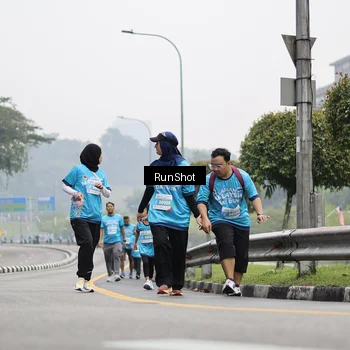 Runner Photo 7037037