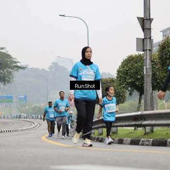 Runner Photo 7037040