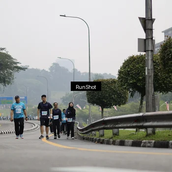 Runner Photo 7037041
