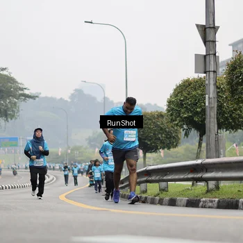 Runner Photo 7037044