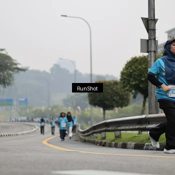 Runner Photo 7037048