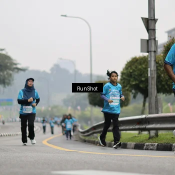 Runner Photo 7037049