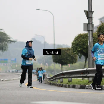 Runner Photo 7037050