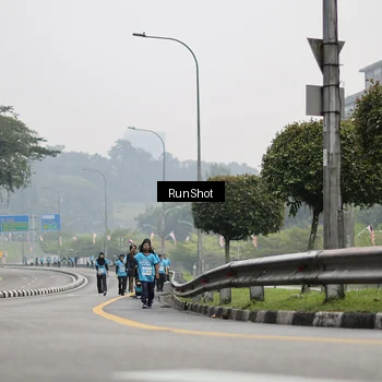 Runner Photo 7037058