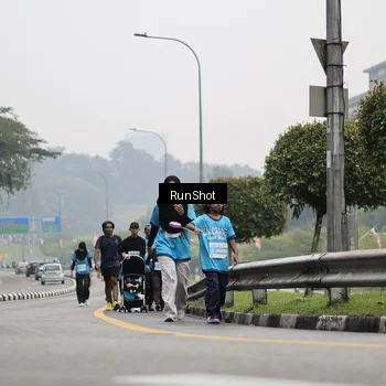 Runner Photo 7037059