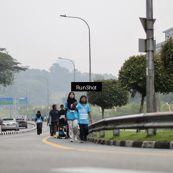 Runner Photo 7037060