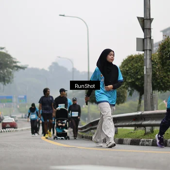 Runner Photo 7037064