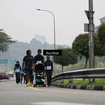Runner Photo 7037070