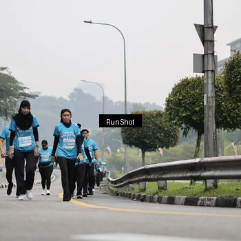 Runner Photo 7037072