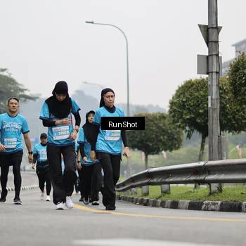 Runner Photo 7037074