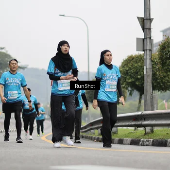 Runner Photo 7037075