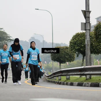 Runner Photo 7037083