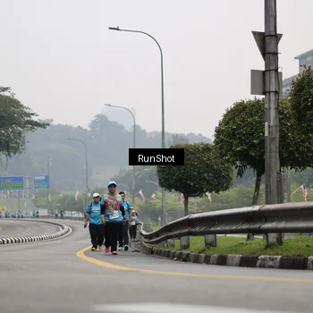 Runner Photo 7037092