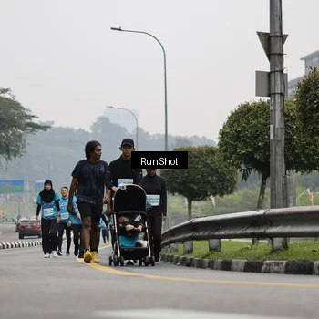 Runner Photo 7037093