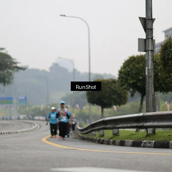 Runner Photo 7037095