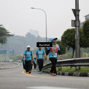 Runner Photo 7037102