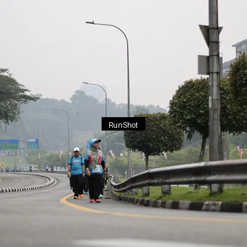 Runner Photo 7037103