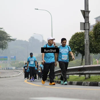 Runner Photo 7037104