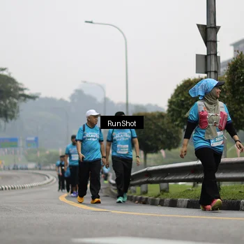Runner Photo 7037105