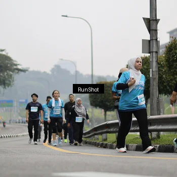 Runner Photo 7037117