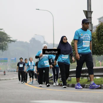 Runner Photo 7037118
