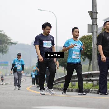 Runner Photo 7037122