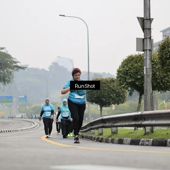 Runner Photo 7037131
