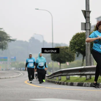 Runner Photo 7037132