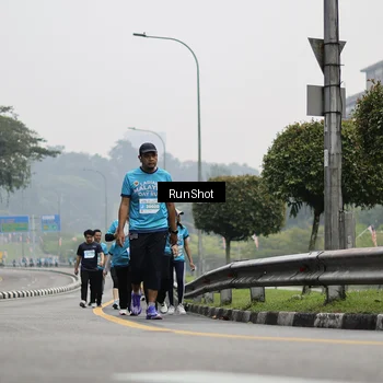 Runner Photo 7037136