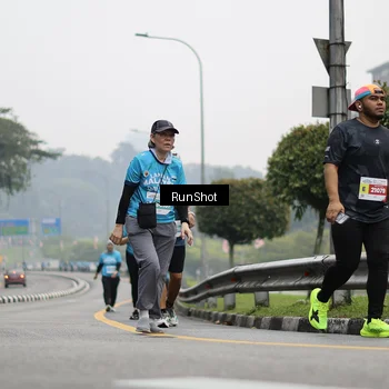 Runner Photo 7037138