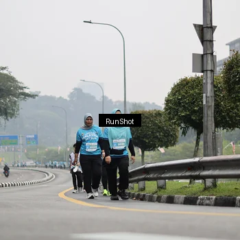 Runner Photo 7037140