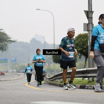 Runner Photo 7037151