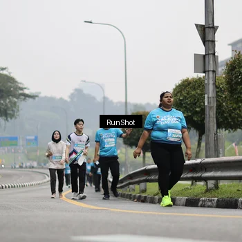 Runner Photo 7037153