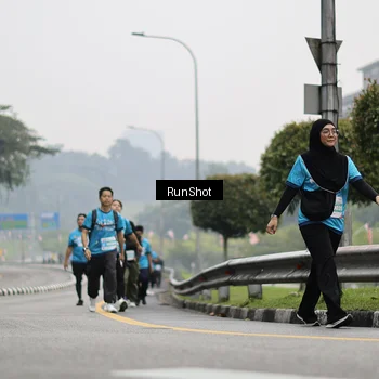 Runner Photo 7037155