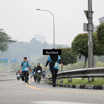 Runner Photo 7037171