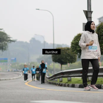 Runner Photo 7037181