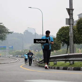 Runner Photo 7037189