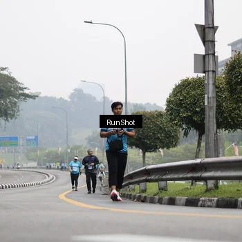 Runner Photo 7037190