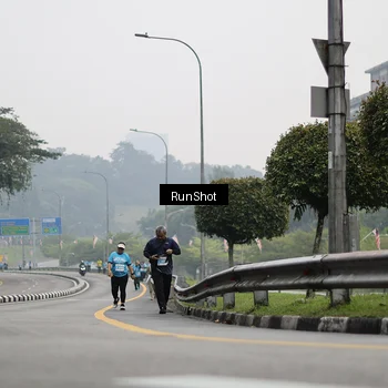 Runner Photo 7037195