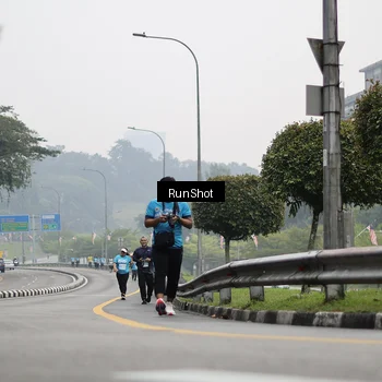 Runner Photo 7037198