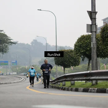 Runner Photo 7037199