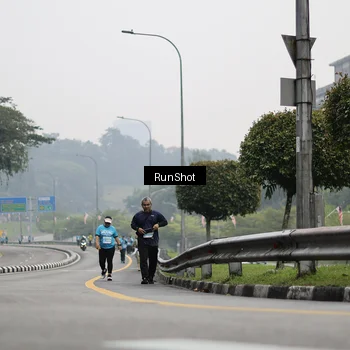 Runner Photo 7037210