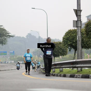 Runner Photo 7037212