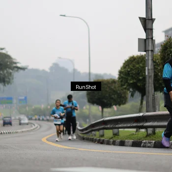 Runner Photo 7037216