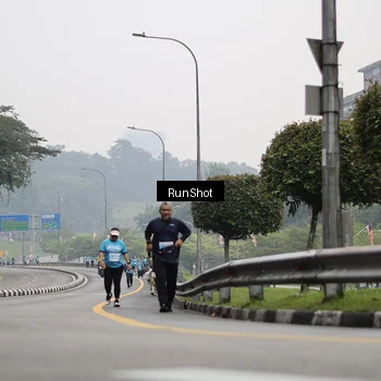 Runner Photo 7037222